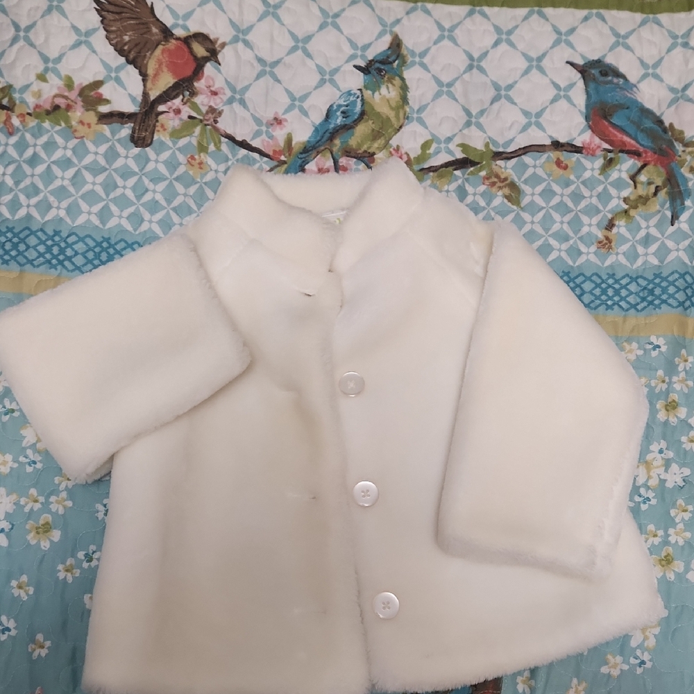 Crazy 8 Cream Faux Fur Cape